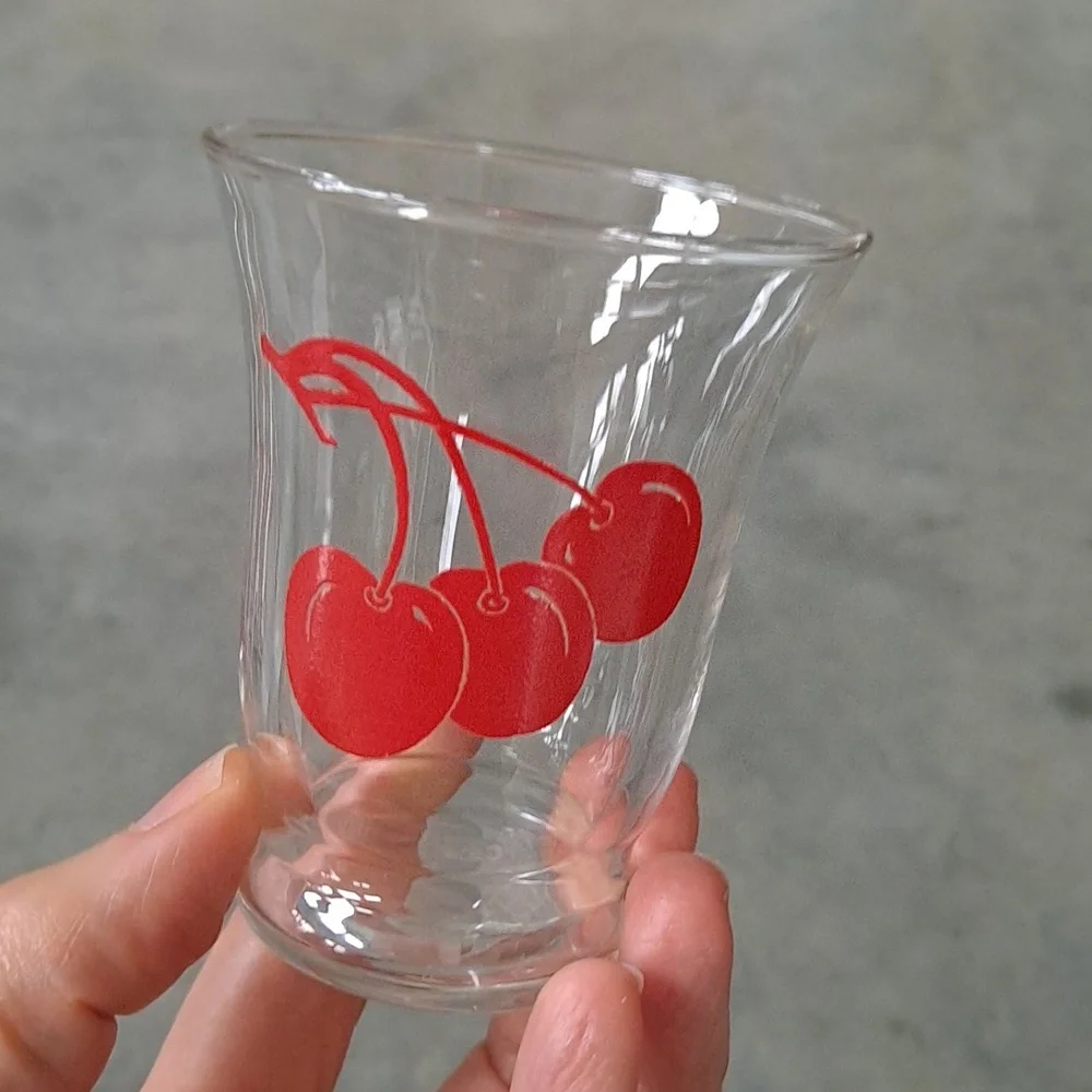 Vintage MCM Libbey Red Cherries Juice Glass | Shot Glass | Set of 4 - Picture 5 of 9